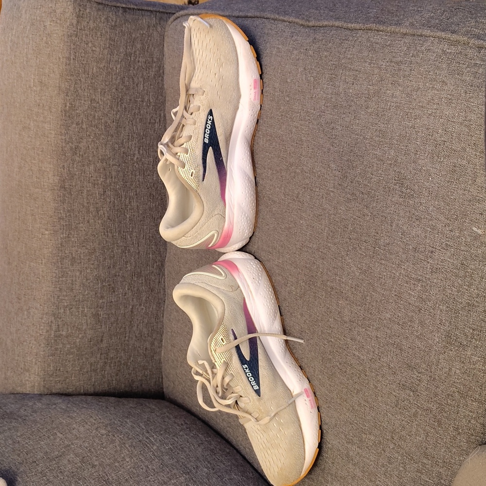 Brooks Ghost 16 Grey Pink Purple Blue EUC